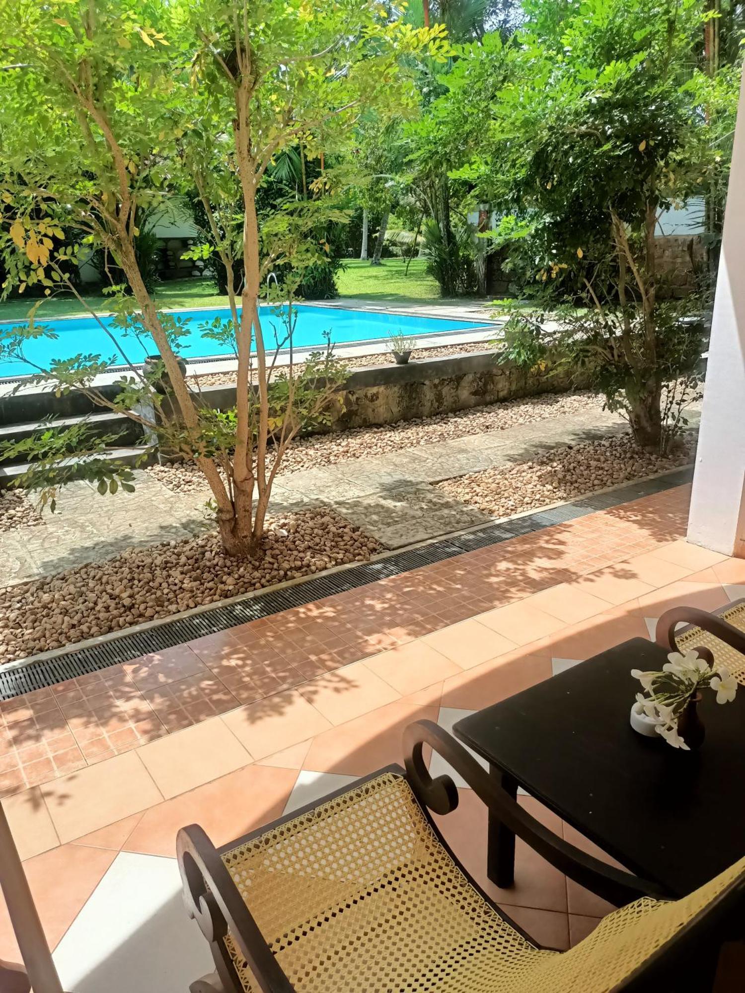Sandali Walauwa بينتوتا المظهر الخارجي الصورة