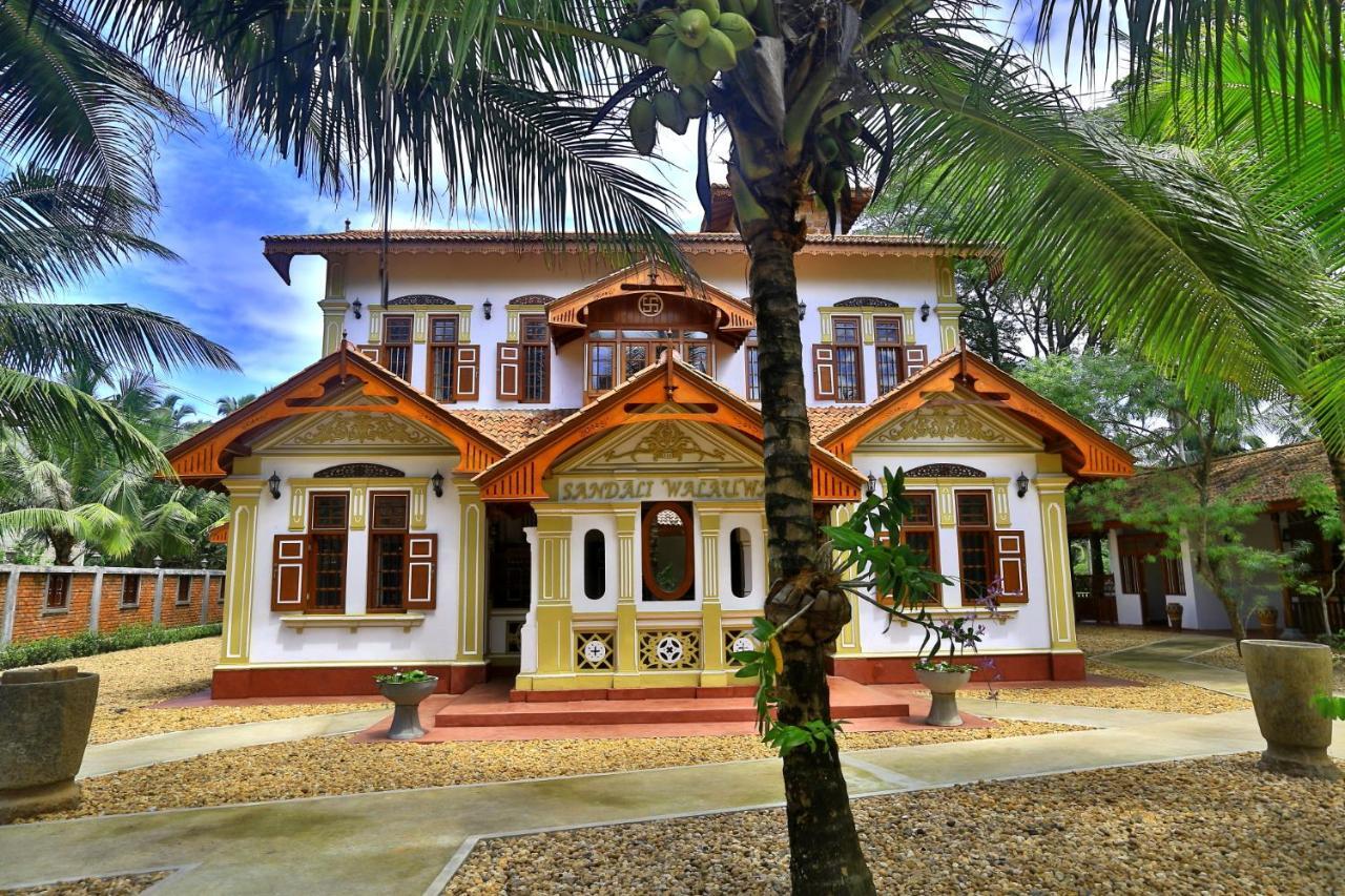 Sandali Walauwa بينتوتا المظهر الخارجي الصورة